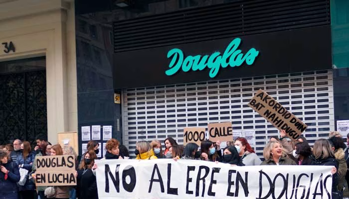 Douglas continúa con su propuesta de despido colectivo inaceptable y desproporcionada